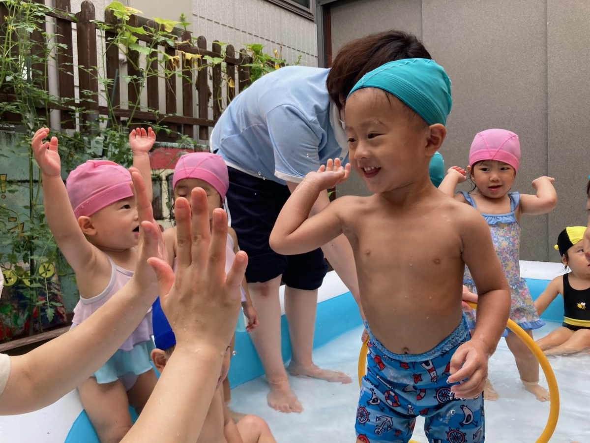 年 月 日プール遊びめばえたね めばえ幼稚舎